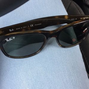 Raybans original, dark dark brown